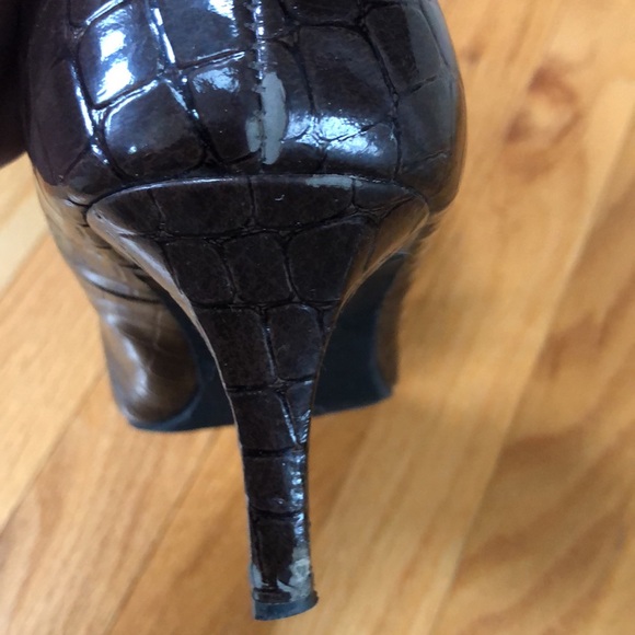 Brown Pumps - Picture 3 of 6